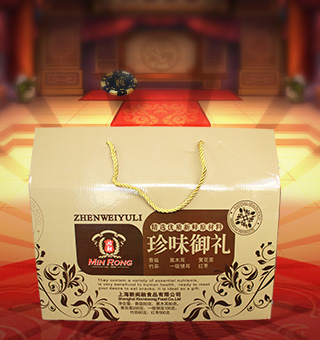 新閩融珍味御禮禮盒，本款禮盒內(nèi)含有香菇80克，黑木耳80克，黃花菜250克，一級(jí)銀耳100克，竹蓀60克，紅棗500克